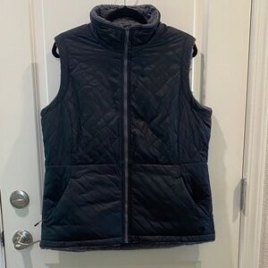 Mountain Hardwear Reversible Quilted Sherpa Vest – Women’s XL